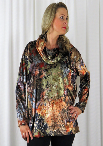 This wide top is made from a soft stretch viscose velvet fabric, with a beautiful all over gold autumnal design with a cowl neck. Perfect for any autumn winter occasion, from a party to everyday wear. This top will take you from day to night with effortless style and elegance.