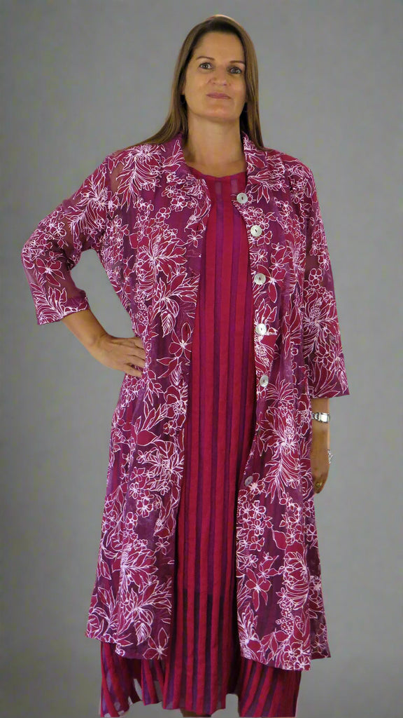 This coat is made from a soft pink organza fabric, with a beautiful all over floral design. Perfect for any spring summer occasion, from a wedding - mother of the bride, mother of the groom and wedding guest to everyday wear. This coat will take you from day to night with effortless style and elegance.
