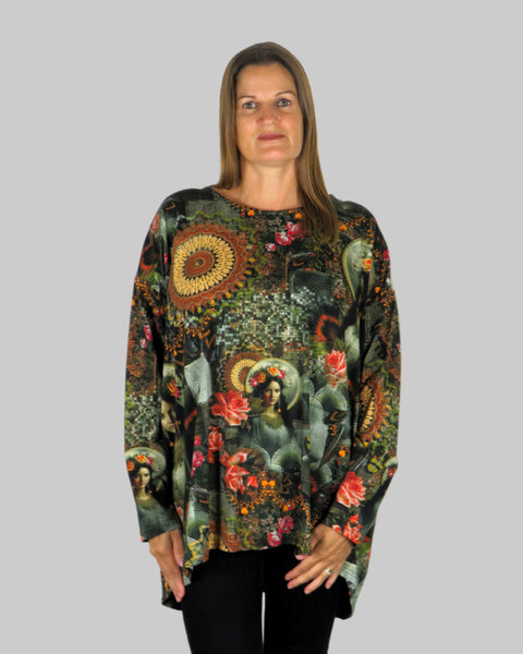 This wide top is made from a soft feel brown jersey, with a beautiful all over multi colour print. Perfect for any autumn winter occasion, from a wedding to any celebration to everyday wear. The wide top will take you from day to night with effortless style and elegance.