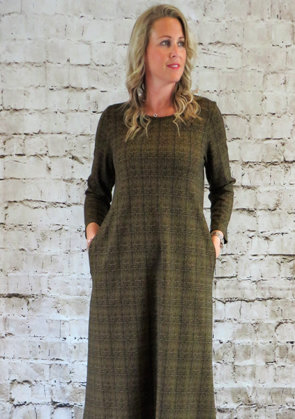 The dress is made from a soft stretch gold cotton knitted fabric, with a beautiful all over check design. Perfect for any autumn winter occasion or everyday wear. This dress will take you from day to night with effortless style and elegance.